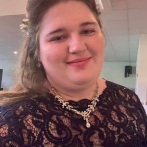 Meet your Posher, Alicia